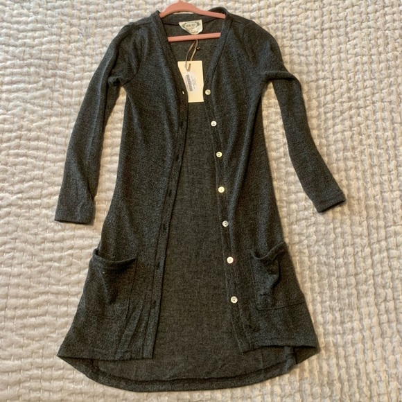 Joyfolie Riley Cardigan in Charcoal, size 6. - Picture 2 of 5